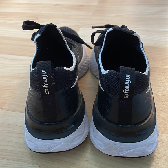 Nike React Infinity Run Flynit running shoes - Picture 2 of 2